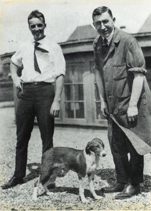 F. G. Banting arrives in Toronto and begins, with Mr. Best on May 17, the experiments which lead to the discovery of insulin at the University of Toronto.